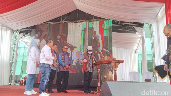 Bupati Majalengka Karna Sobahi meresmikan RSUD Talaga.
