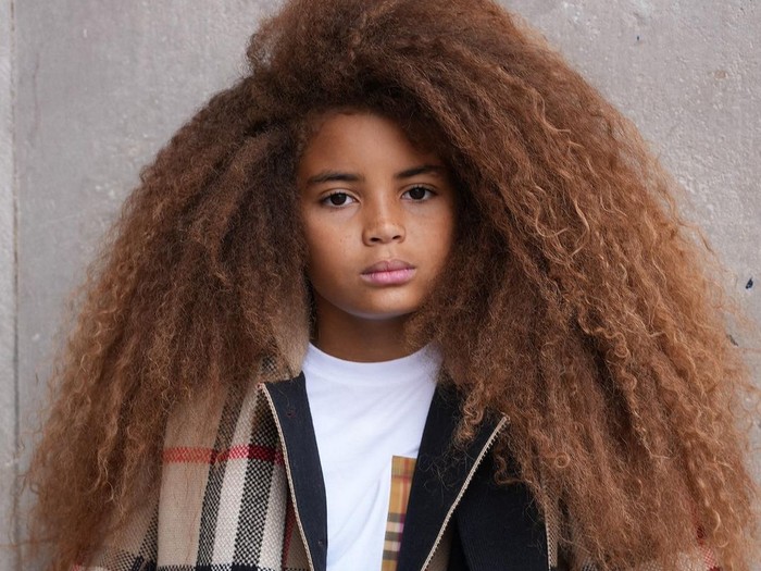 Farouk James, anak laki-laki berambut panjang yang ditolak masuk sekolah.