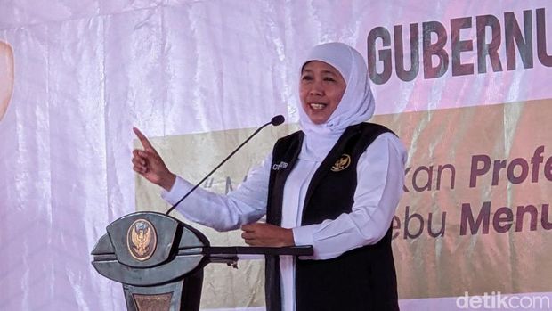 Gubernur Khofifah bercerita sempat dicegat warga yang sambat soal jalan rusak di Tulungagung