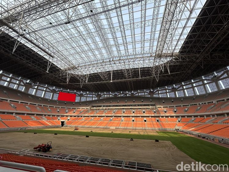 Potret Terkini Pengerjaan Rumput JIS Jelang Piala Dunia U-17 2023
