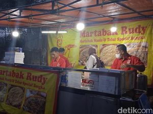 Martabak Bangka di Depan Gereja Ayam Ini Jadi Favorit Sejak 1980an