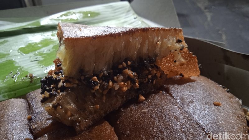Martabak Bangka di Depan Gereja Ayam Ini Jadi Favorit Sejak 1980an