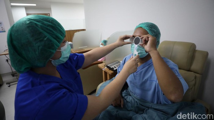 JEC Eye Hospitals and Clinics meneruskan kembali “Bakti Sosial Operasi Mata Juling JEC” dengan memberikan edukasi serta tindakan operasi mata juling gratis.