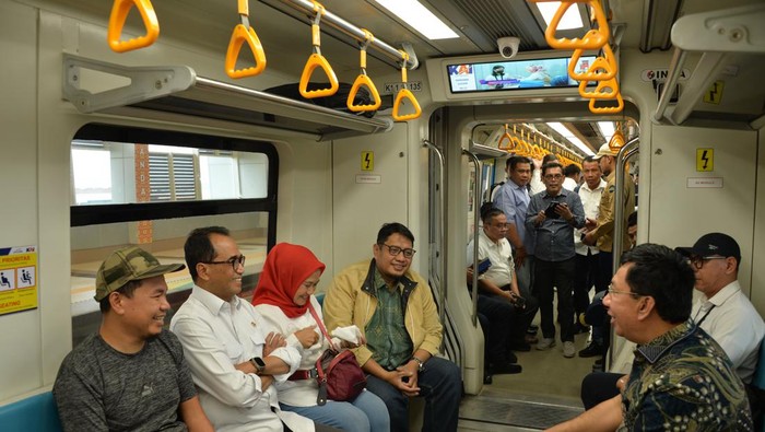 Menhub Budi Karya Sumadi cek LRT Palembang