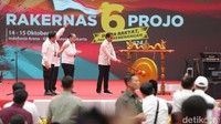 Pesan serupa pernah disampaikan Jokowi saat menghadiri Rapat Pimpinan Nasional (Rapimnas) Solidaritas Ulama Muda Jokowi (Samawi) di Istora Senayan, Jakarta. Dalam pidatonya, Jokowi berpesan kepada relawan untuk memilih pemimpin yang memiliki keberanian alias bernyali.
