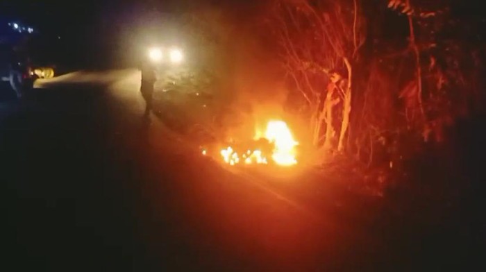 Motor satpam pelaku pencurian dibakar warga di Bengkulu Tengah.
