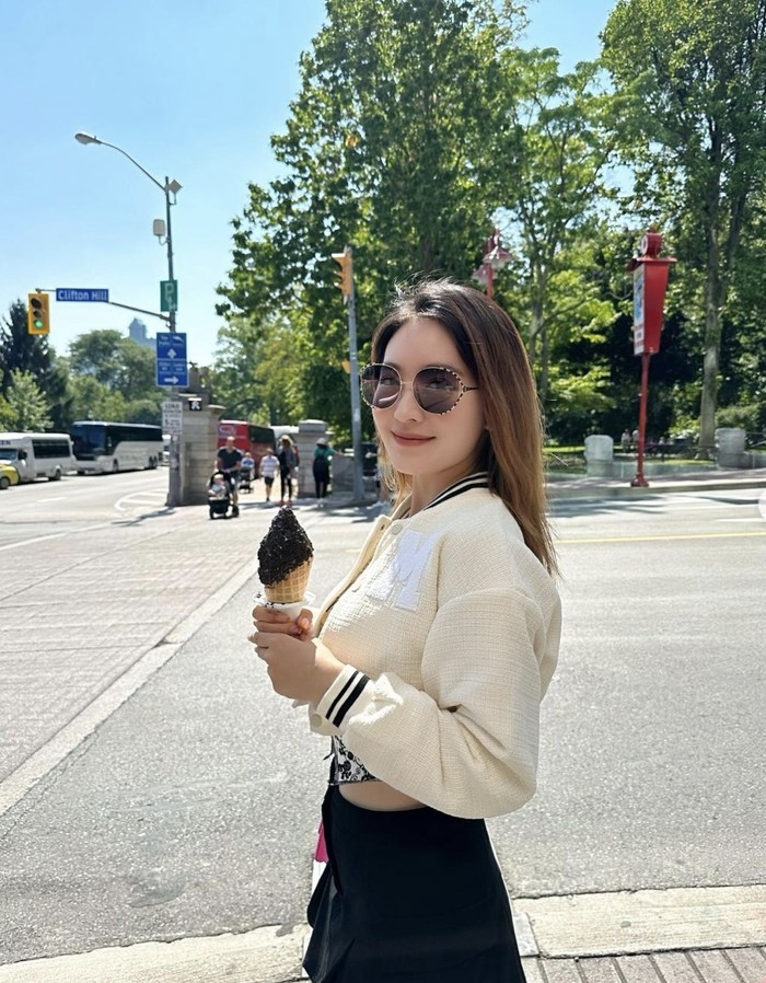 Natasha Wilona Hobi Jalan-jalan dan Kulineran, Begini Keseruannya