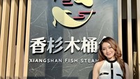 Belum lama ini Natasha memperkenalkan bisnis kulinernya di PIK bernama Xiangshan Fish Steam. Steamboat ikan jadi menu primadona di sini. Foto: Instagram natashawilona12