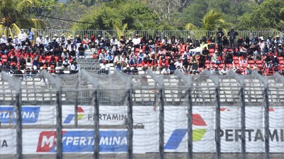 Penonton MotoGP Mandalika Mulai Ramai di Hari Kedua