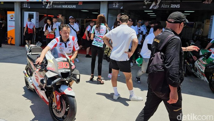 Pit Lane Walk MotoGP Mandalika 2023. MotoGP Mandalika 2023 Pit Lane Walk MotoGP Mandalika 2023