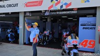 Paddock tim Gresini Ducati yang bakal menjadi rumah Marc Marquez di tahun 2024. Foto: Ardhi Suryadhi/detikcom