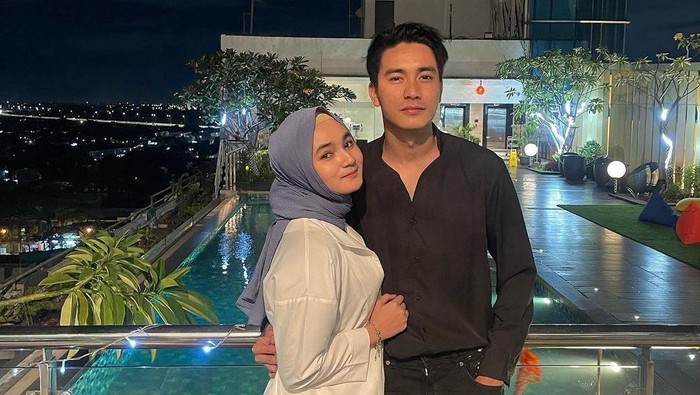 Potret Evan Marvino dan Istri