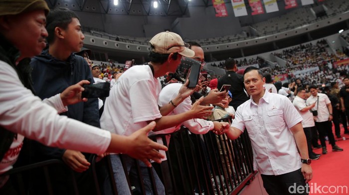 Potret Ketum KIM yang Hadir di Rakernas Projo Ketua umum partai politik Koalisi Indonesia Maju (KIM) di Indonesia Arena, GBK, Jakarta Pusat. Mereka menghadiri Rapat Kerja Nasional (Rakernas) ke-VI Projo.