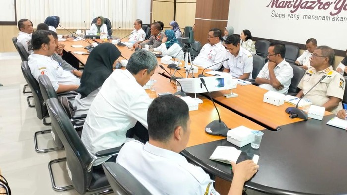 Rapat koordinasi forum Lantas dan Pemkab Bojonegoro membahas CFD dipimpin Sekda Bojonegoro Nurul Azizah.