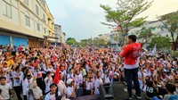 Acara yang digagas Network for Ganjar pimpinan Maruarar Sirait ini berlangsung sangat meriah. Ribuan relawan mengikuti Festival Budaya Nusantara tersebut. 