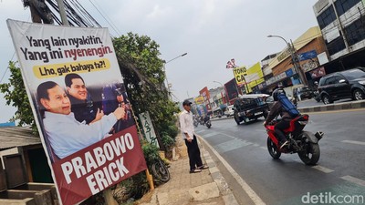 Spanduk Prabowo-Erick Gak Bahaya Ta Muncul di Bekasi