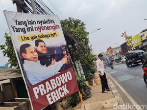 Spanduk Prabowo-Erick Gak Bahaya Ta Muncul di Bekasi