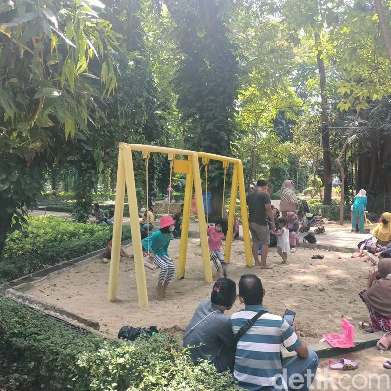 Taman Flora Surabaya