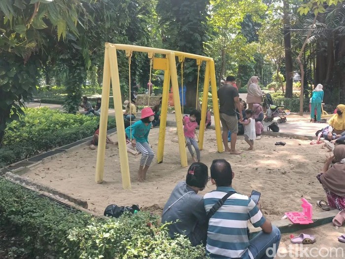 Taman Flora Surabaya