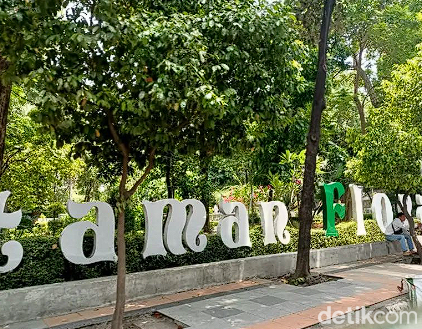 Taman Flora Surabaya