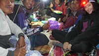 Tidak hanya mendaki sendiri, Tatjana bersama Sebumi memilih Gunung Rinjani sebagai bagian dari kamapnye penerapan etika pendakian yang baik.   