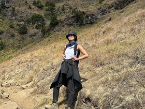 Gaya Tatjana Saphira Naik Gunung Rinjani, Tetap Cantik!