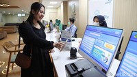 Fitur ini memungkinkan peserta melakukan pendaftaran rawat jalan di rumah sakit melalui booking online tanpa mengantre.