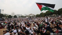 Aksi ini dilakukan sebagai bentuk dukungan dan solidaritas umat muslim di Palestina.
