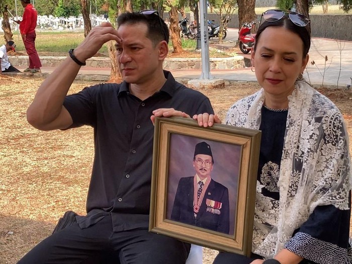 Ayah Ari Wibowo dan Ira Wibowo meninggal dunia