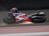 Kata Francesco Bagnaia Saat Lihat Jorge Martin Jatuh di Depannya