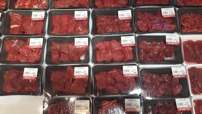 Diskon gede-gedean daging di Transmart Cempaka Putih