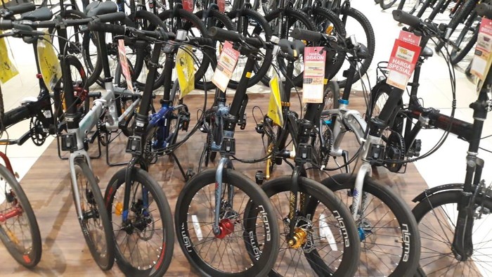 Diskon produk sepeda di Transmart Full Day Sale