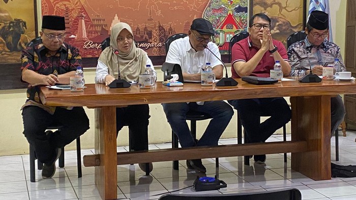 Diskusi bertajuk MK Bukan Mahkamah Keluarga: Tahta, Kuasa, Lupa? di kantor PARA Sindycate (Wildan/detikcom)