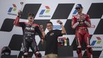 Momen Francesco Bagnaia Naik Podium MotoGP Mandalika 2023
