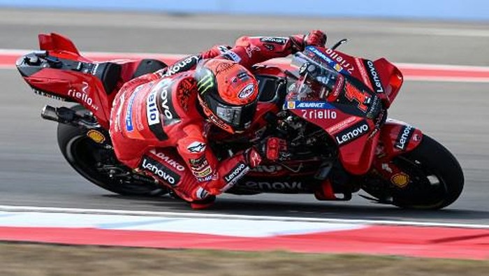 Ducati Lonovo Teams Italian rider Francesco Bagnaia rides during the free practice session of the Indonesian MotoGP at the Mandalika International Circuit in Kuta Mandalika, Central Lombok, on October 13, 2023. (Photo by Sonny TUMBELAKA / AFP)
