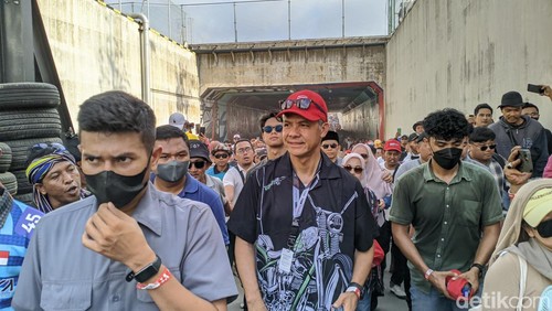 Ganjar Pranowo seusai menonton langsung MotoGP di Sirkuit Mandalika, Minggu (15/10/2023).