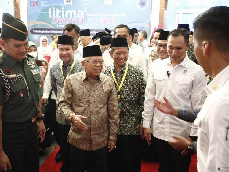 Momen Wapres Hadiri Ijtima Sanawi Dewan Pengawas Syariah 2023