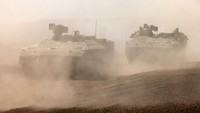 Lebih lanjut Namer juga memiliki sistem pencegah kebakaran otomatis, perlindungan nuklir, biologi, dan kimia. Kendaraan ini menawarkan tingkat perlindungan yang setara dengan Merkava 4. Foto: AFP/MENAHEM KAHANA