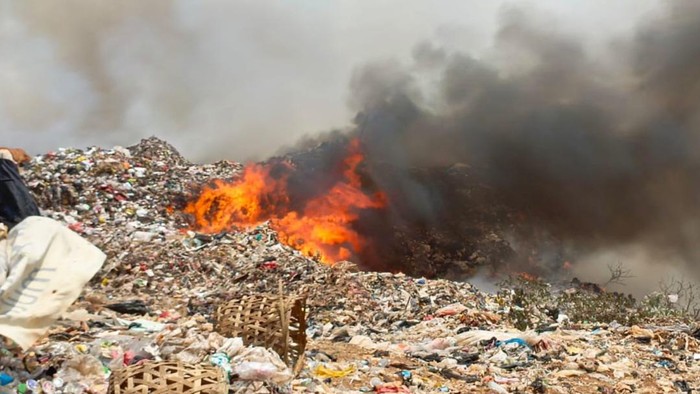 TPA Cikolotok Purwakarta Kembali Terbakar