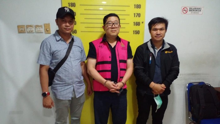 Kejagung tangkap Sadikin Rusli terkait kasus BTS Kominfo (Dok Kejagung).