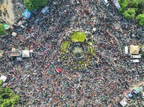 Lautan Manusia di Sidoarjo saat Anies-Cak Imin Ajak Doa untuk Palestina