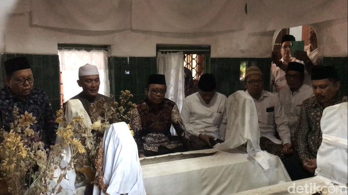 Menkopolhukam berkunjung dan ziarah ke Lasem Rembang, Minggu (15/10/2023).