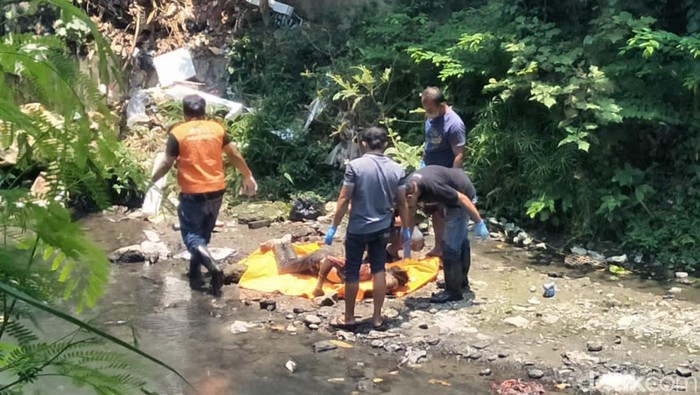 Mayat di bawah jembatan jalan Jogja-Solo Kecamatan Delanggu diidentifikasi Polres Klaten.