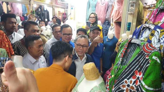 Mendag Zulkifli Hasan melakukan peninjauan di New Makassar Mall di Kota Makassar.