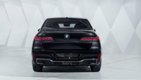 Mobil listrik ini juga memiliki perlindungan di area bodi tertentu terhadap tembakan dari amunisi VPAM 10. Foto: Dok. Press BMW Group