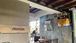 Foto: Ini Kafe di Bali atau Galeri Seni?