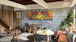 Foto: Ini Kafe di Bali atau Galeri Seni?