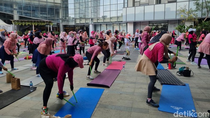 Olahraga pound fit peringati hari kanker payudara