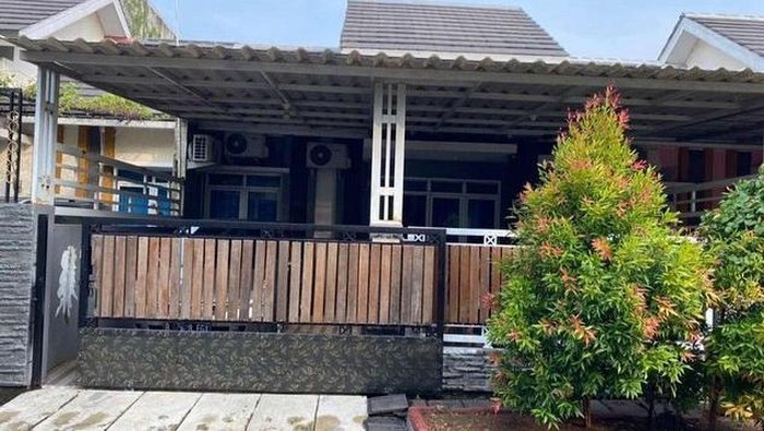 Penampakan Rumah Zaskia Gotik yang Dijual Rp 750 Juta Penampakan Rumah Zaskia Gotik yang Dijual Rp 750 Juta