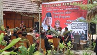 Pengemban Budaya Adat Sasak (Pembasak) Lombok Tengah Nusa Tenggara Barat mendeklarasikan Prabowo Subianto dan Gibran Rakabuming sebagai Calon Presiden dan Calon Wakil Presiden Republik Indonesia pada Pemilu 2024. 